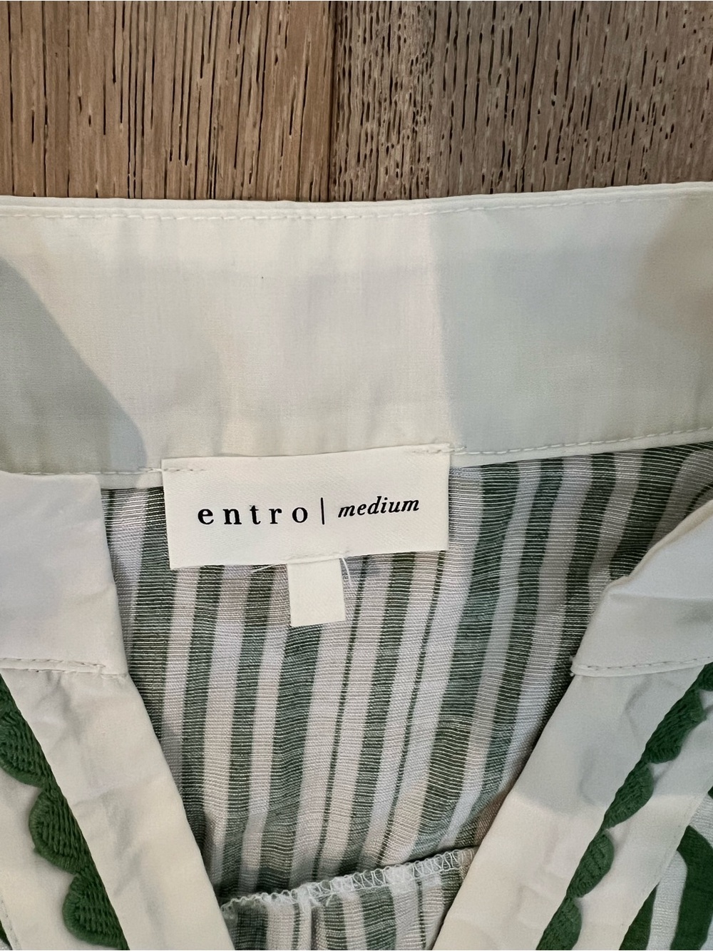 entro Green & White Geometric Puff Sleeve Top - Picture 3 of 3